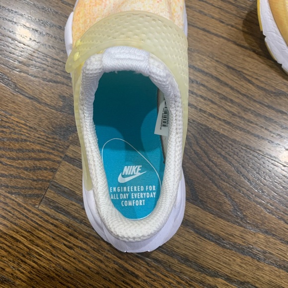 Good Condition Nike Women’s Sock Dart Shoes White/Orange Glow/Yellow Size 5 - Picture 8 of 15